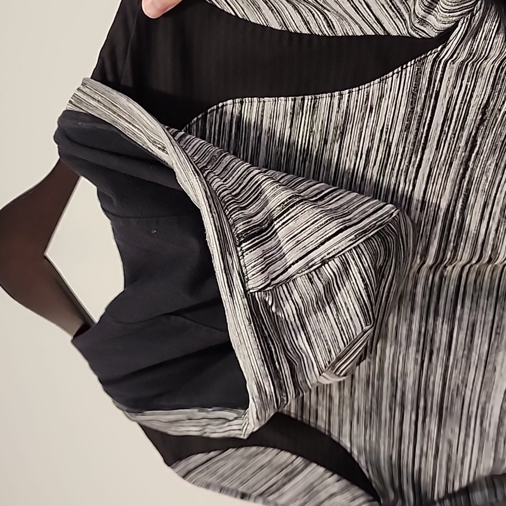 Kathmandu Black and Gray Women's Hoodie - Picture 5 of 6